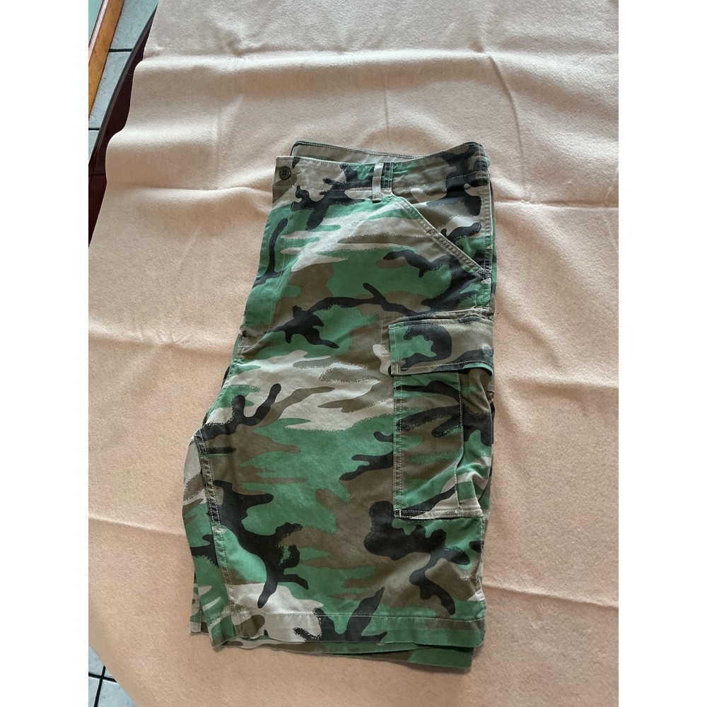 Levi Strauss & Co Mens Big & Tall Camo Cargo Shorts Woodland Camouflage Size 44